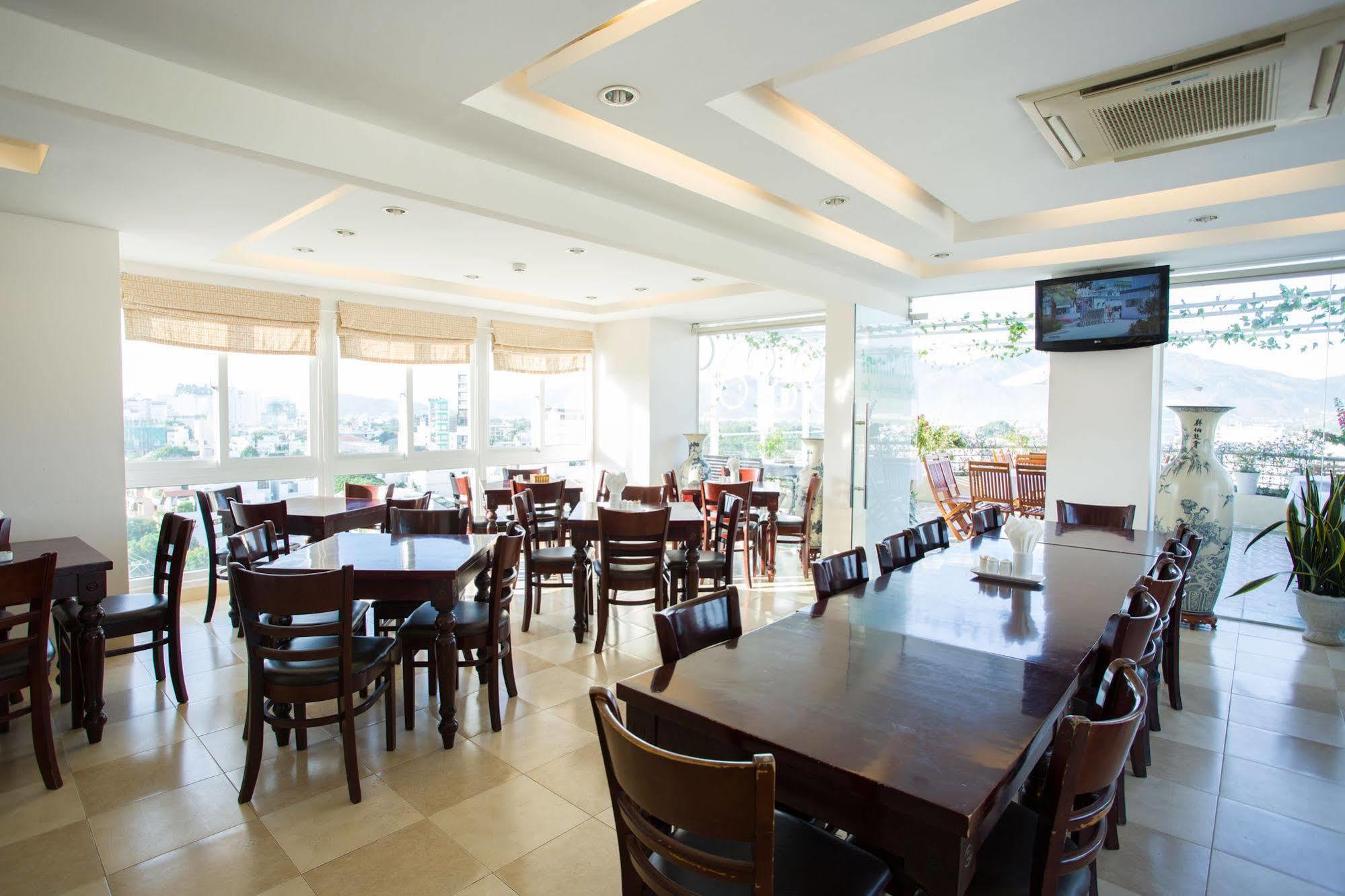 Copac Hotel Nha Trang Esterno foto